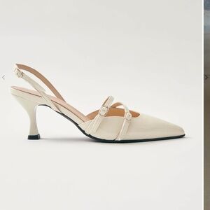 ALOHAS JOELLE CREAM PATENT LEATHER PUMPS